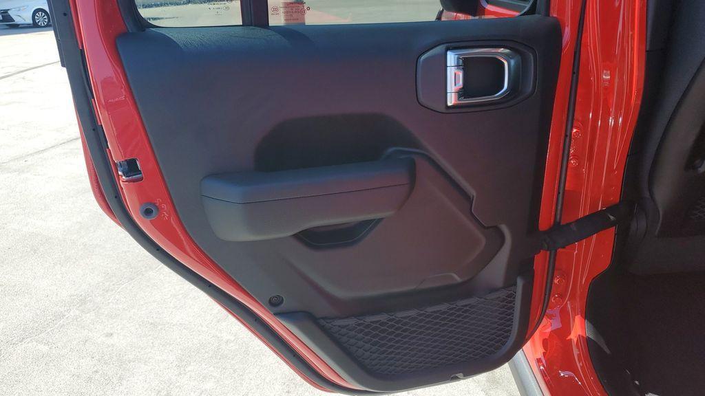 new 2025 Jeep Wrangler car, priced at $59,429