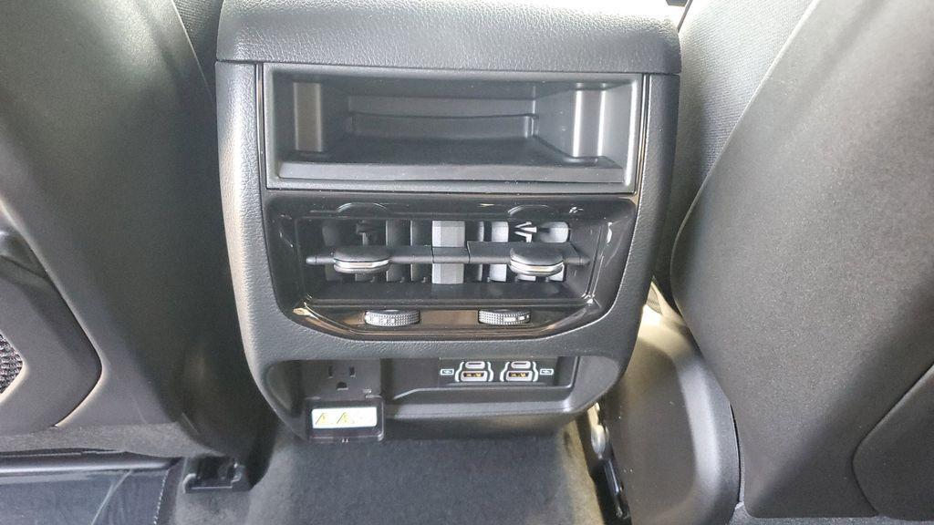 new 2025 Jeep Grand Cherokee car, priced at $45,216