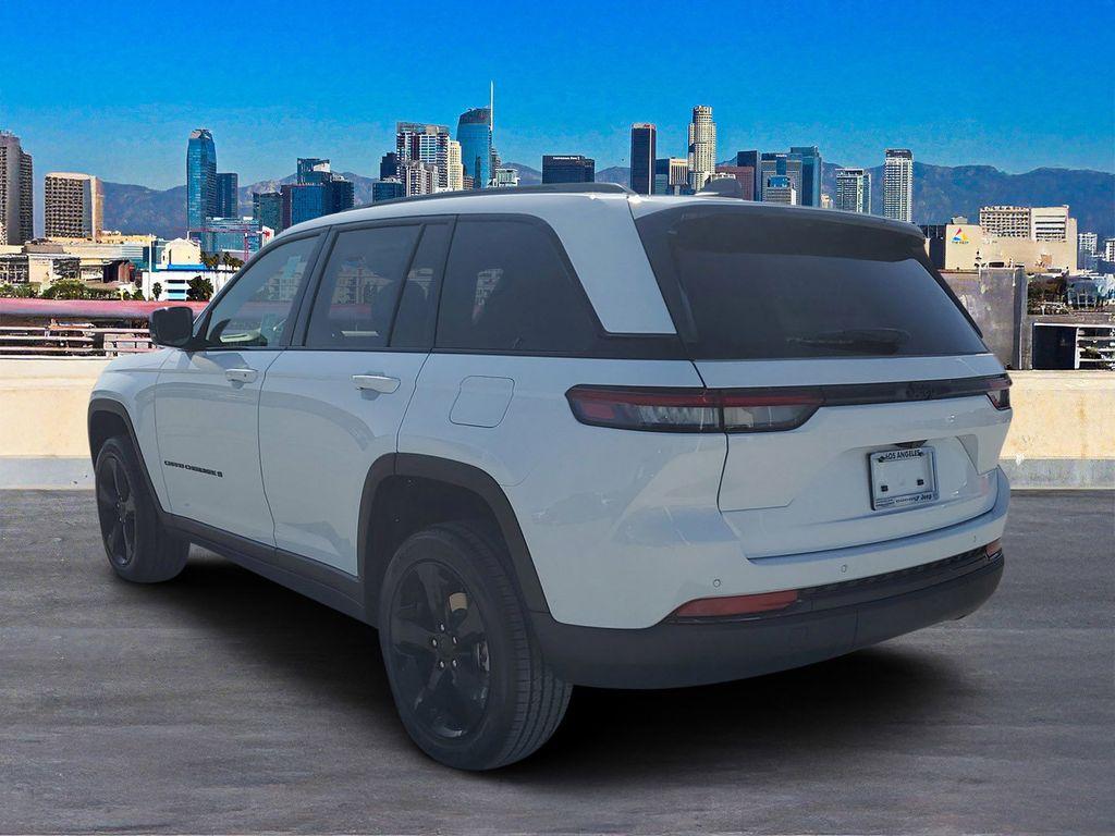 new 2025 Jeep Grand Cherokee car, priced at $45,216