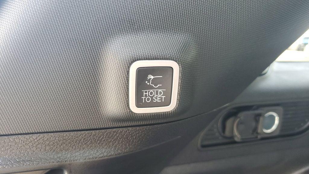 new 2025 Jeep Grand Cherokee car, priced at $45,216