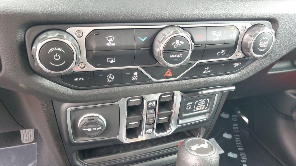 new 2025 Jeep Wrangler car, priced at $41,995