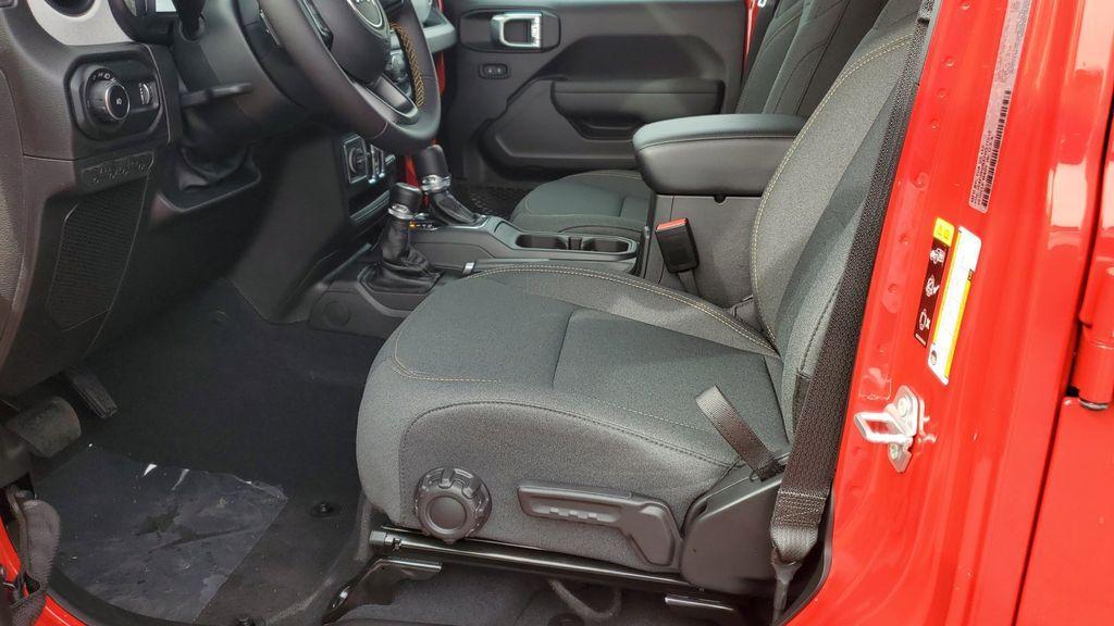 new 2025 Jeep Wrangler car, priced at $41,995