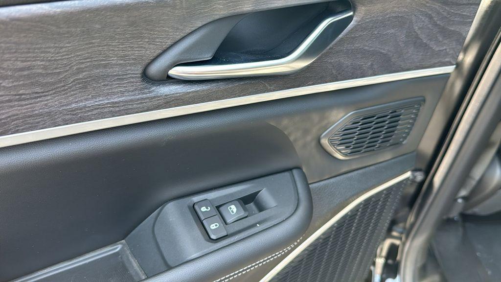 new 2025 Jeep Grand Cherokee L car, priced at $52,787