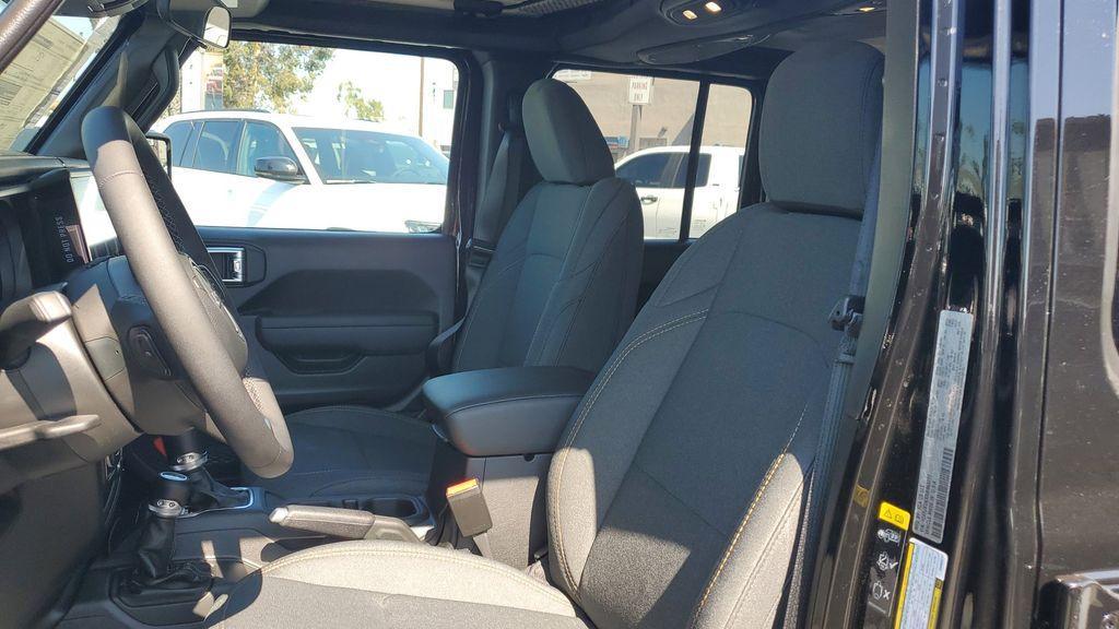 new 2025 Jeep Wrangler car, priced at $45,648