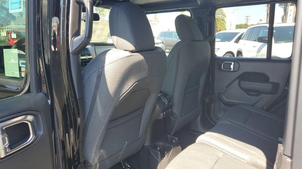 new 2025 Jeep Wrangler car, priced at $45,648