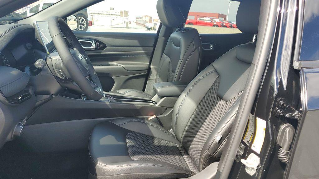 new 2026 Jeep Compass car, priced at $33,185