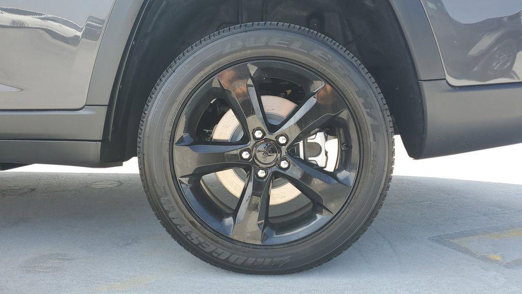 new 2025 Jeep Grand Cherokee L car, priced at $44,672