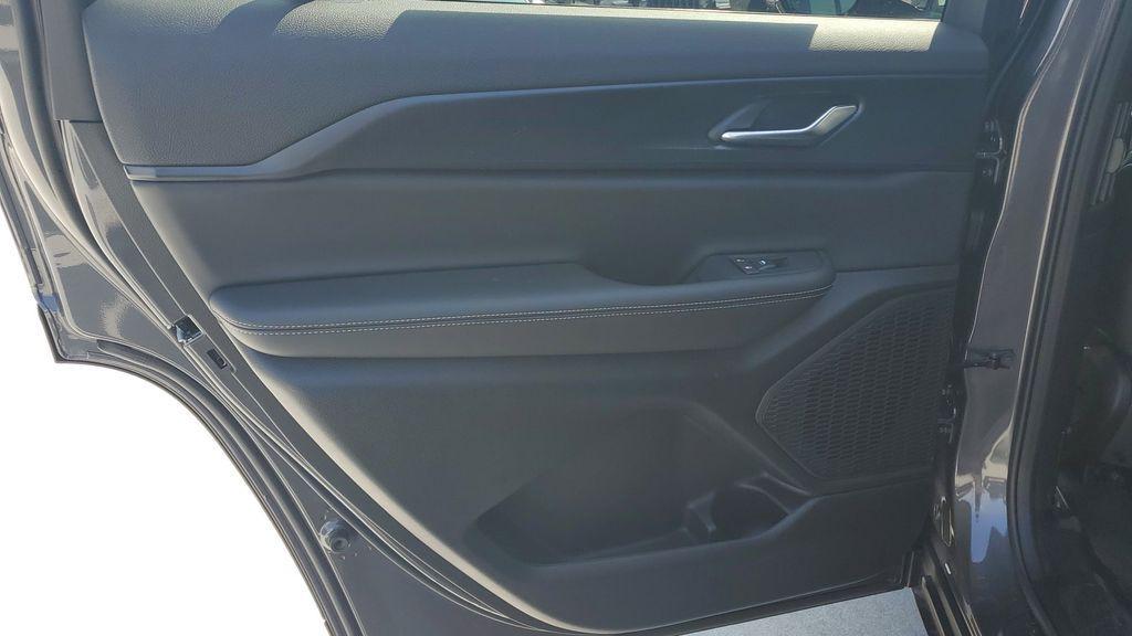 new 2025 Jeep Grand Cherokee L car, priced at $44,672