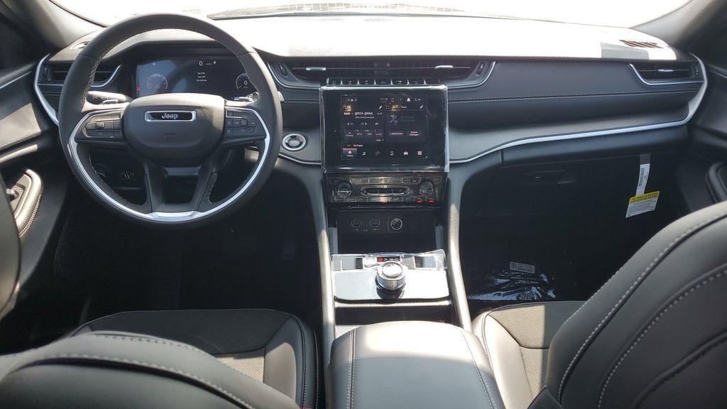 new 2025 Jeep Grand Cherokee L car, priced at $44,672