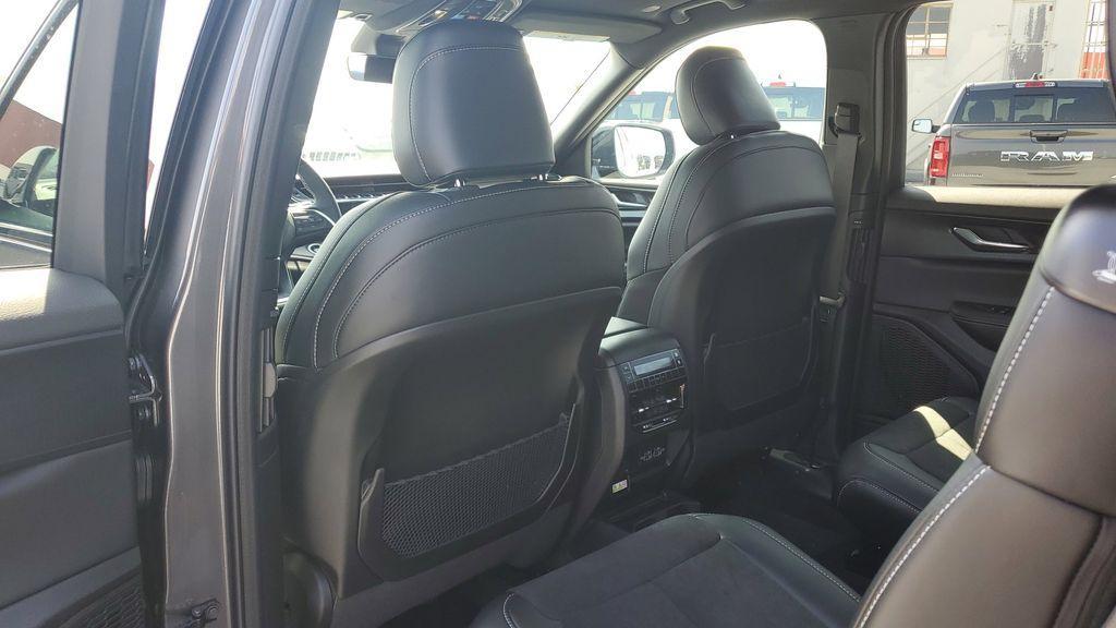 new 2025 Jeep Grand Cherokee L car, priced at $44,672