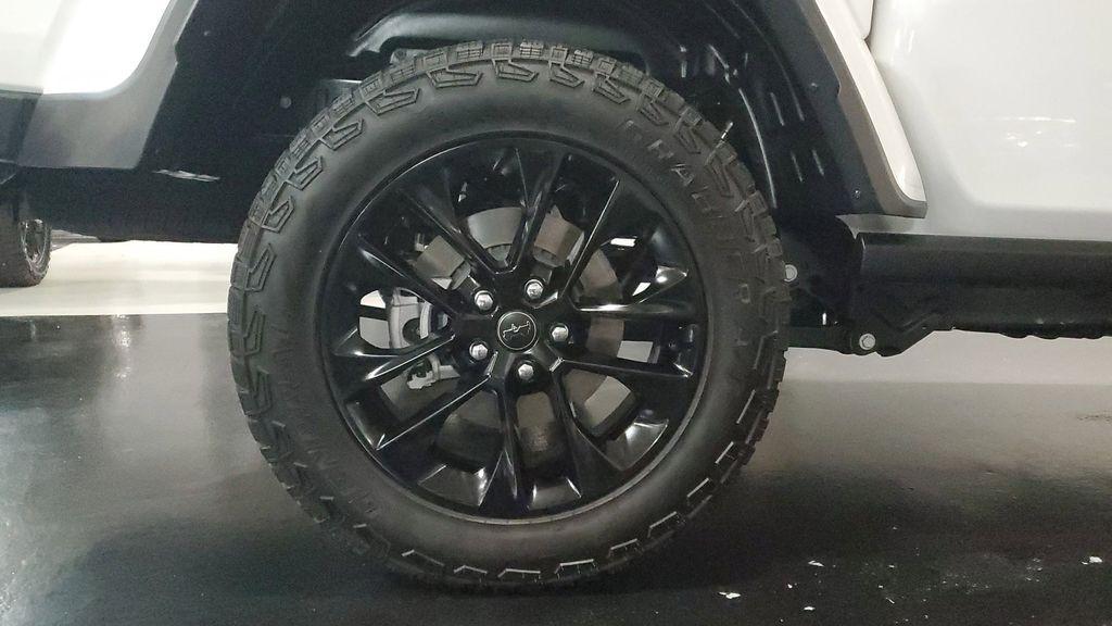 used 2025 Jeep Gladiator car, priced at $39,919