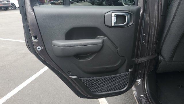 new 2025 Jeep Wrangler car, priced at $40,212