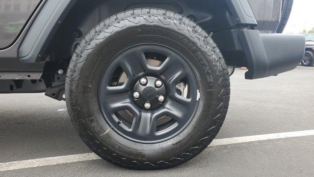 new 2025 Jeep Wrangler car, priced at $40,212