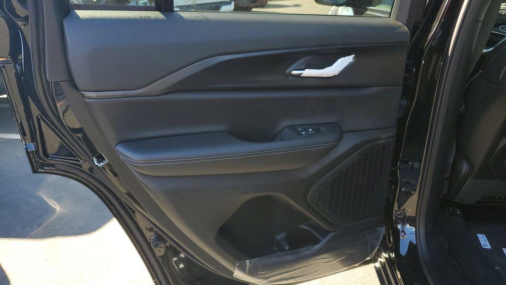 new 2025 Jeep Grand Cherokee car, priced at $41,982