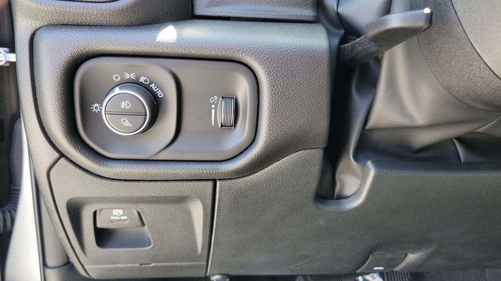new 2025 Ram 1500 car, priced at $43,979