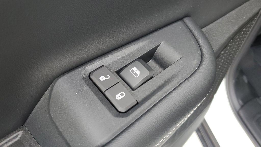 new 2025 Jeep Grand Cherokee car, priced at $50,220