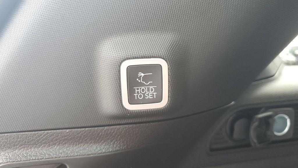 new 2025 Jeep Grand Cherokee car, priced at $50,220