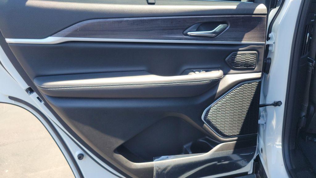 new 2025 Jeep Grand Cherokee L car, priced at $55,117