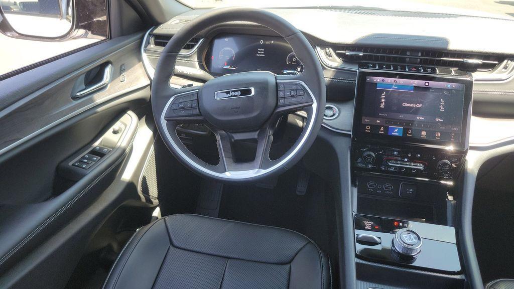 new 2025 Jeep Grand Cherokee L car, priced at $55,117