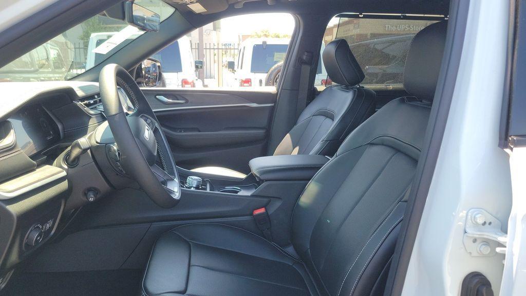 new 2025 Jeep Grand Cherokee L car, priced at $55,117