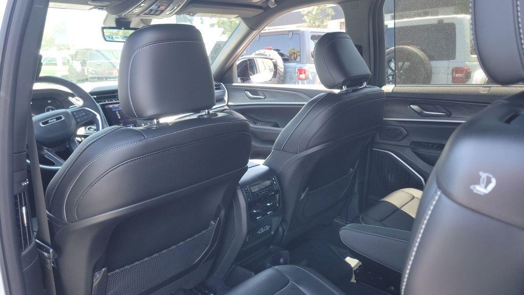 new 2025 Jeep Grand Cherokee L car, priced at $55,117