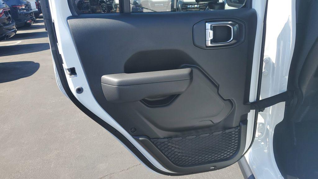 new 2025 Jeep Wrangler car, priced at $58,983