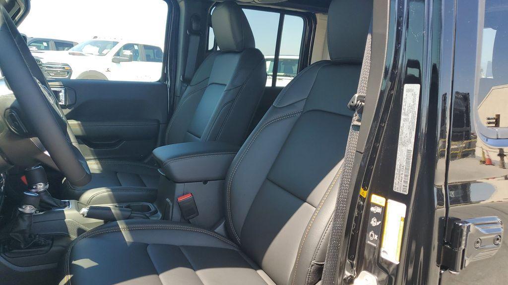 new 2025 Jeep Wrangler car, priced at $55,427