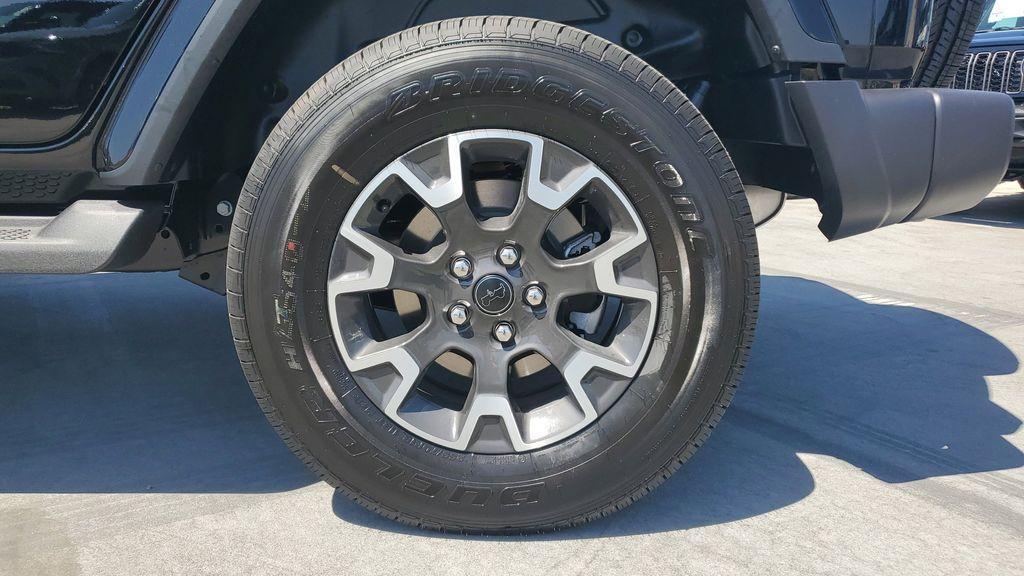 new 2025 Jeep Wrangler car, priced at $55,427