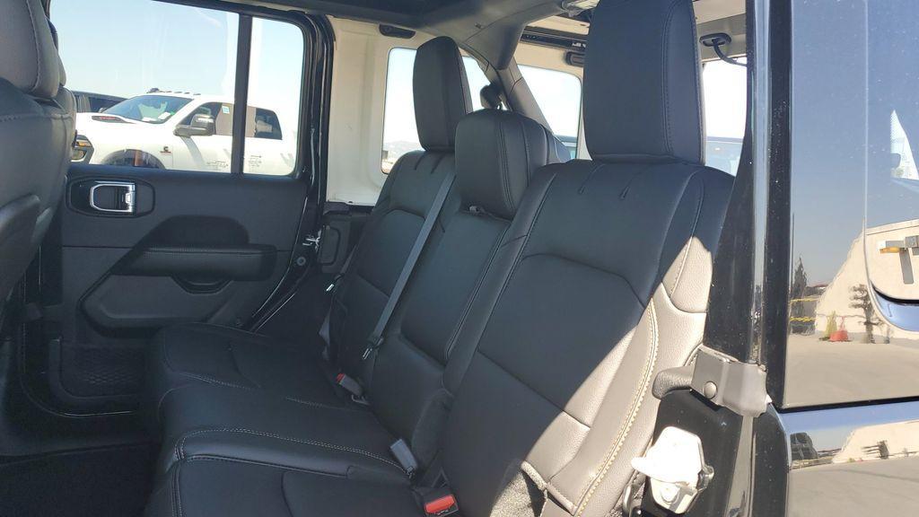 new 2025 Jeep Wrangler car, priced at $55,427