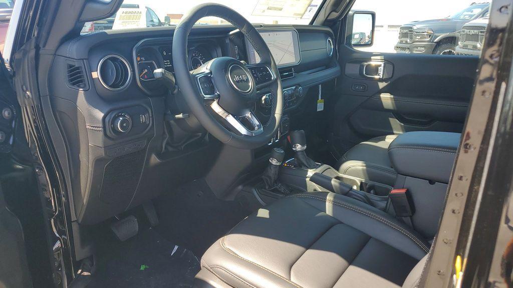 new 2025 Jeep Wrangler car, priced at $55,427
