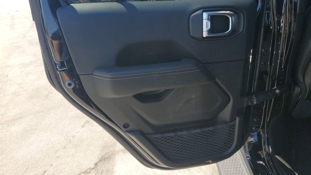 new 2025 Jeep Wrangler car, priced at $55,427