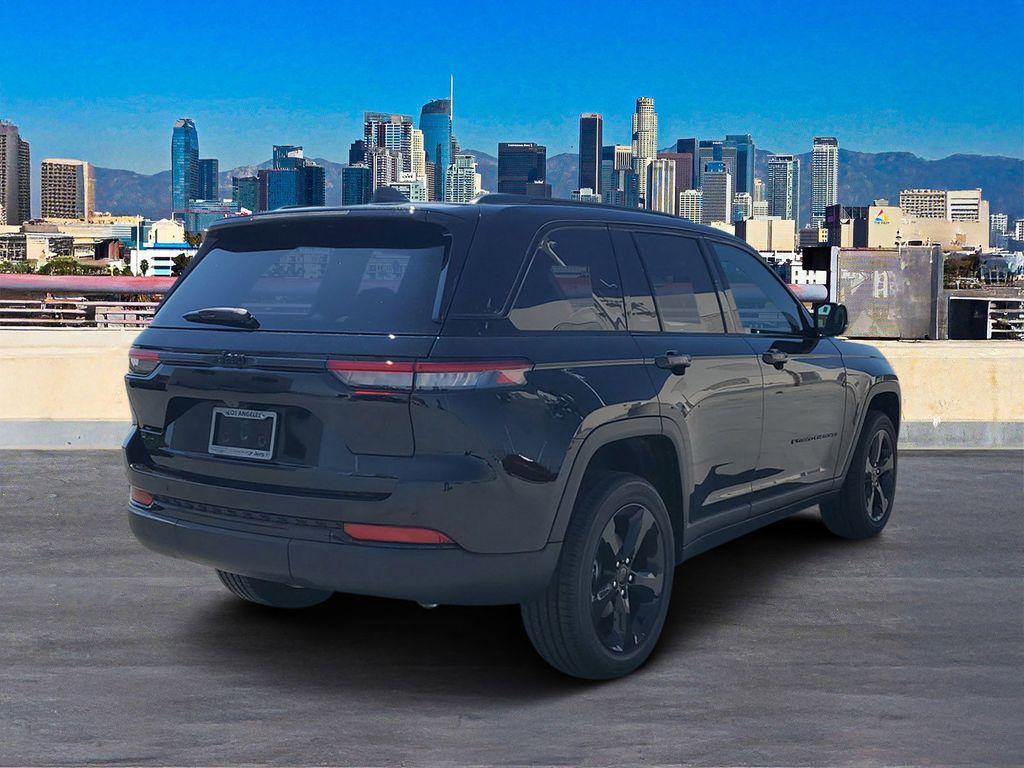 new 2025 Jeep Grand Cherokee car, priced at $39,587