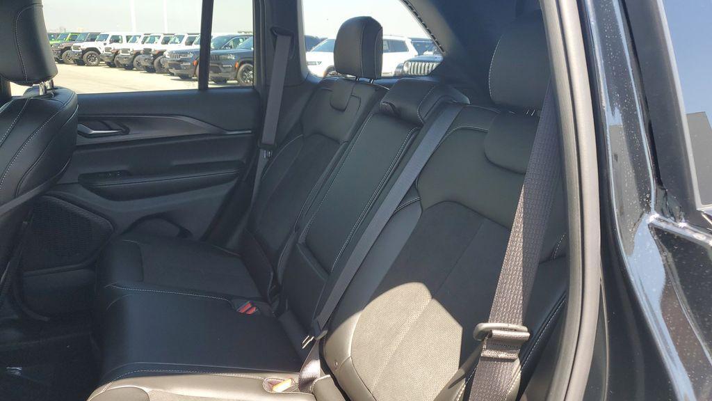 new 2025 Jeep Grand Cherokee car, priced at $39,587