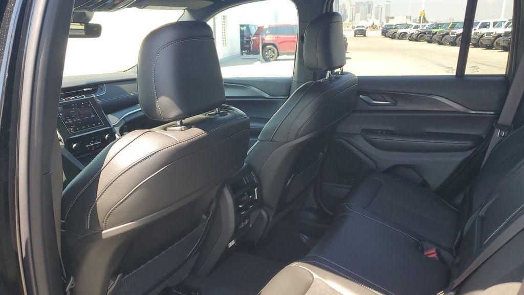 new 2025 Jeep Grand Cherokee car, priced at $39,587