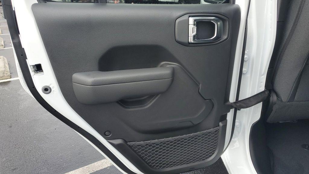 new 2025 Jeep Wrangler car, priced at $37,676