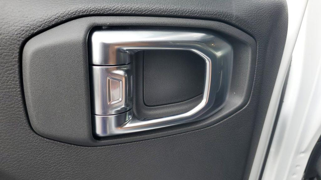 new 2025 Jeep Wrangler car, priced at $37,676