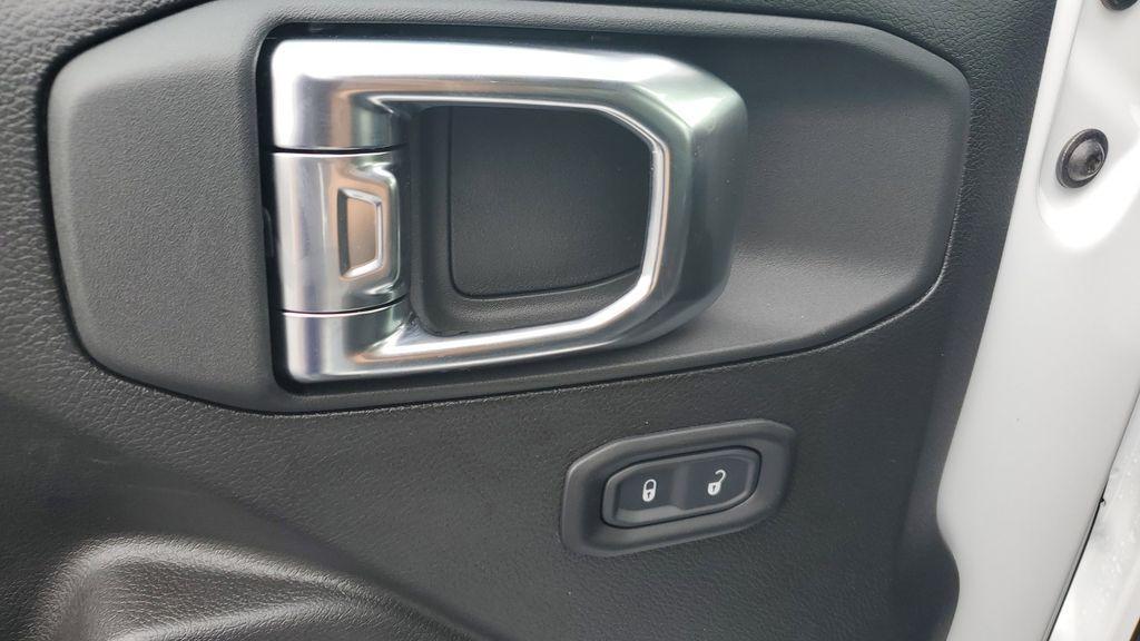 new 2025 Jeep Wrangler car, priced at $37,676