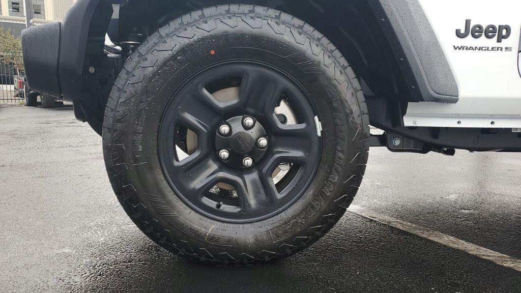 new 2025 Jeep Wrangler car, priced at $37,676