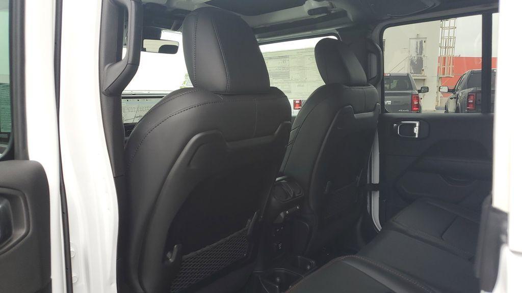 new 2025 Jeep Gladiator car, priced at $58,150