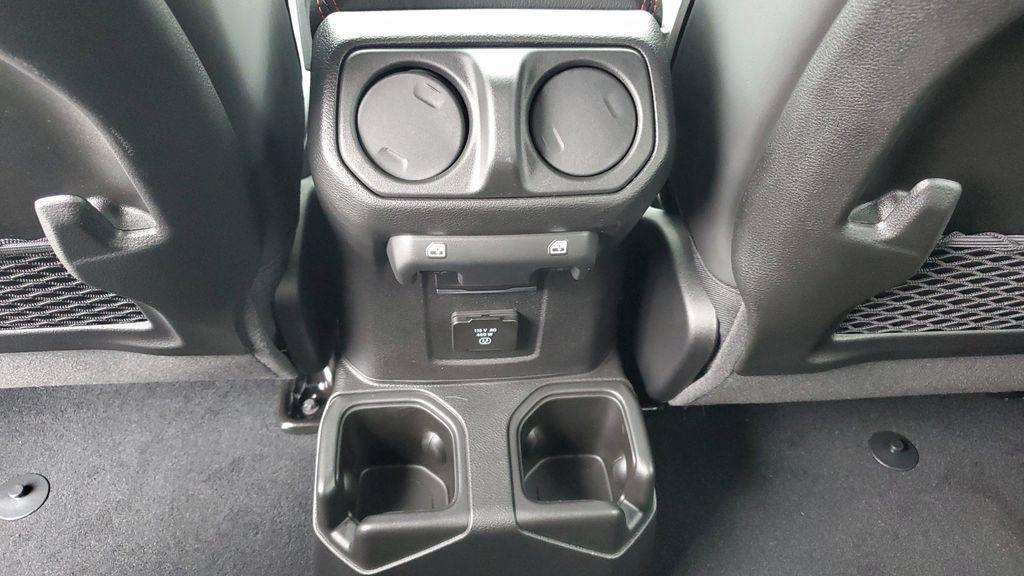 new 2025 Jeep Gladiator car, priced at $58,150