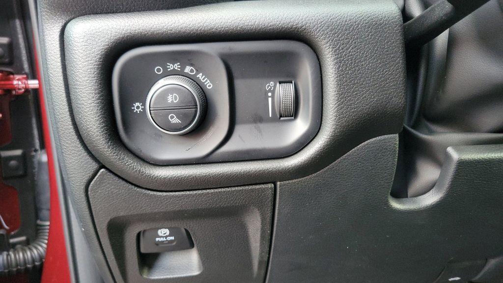 new 2025 Ram 1500 car, priced at $45,443