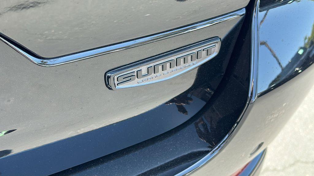 new 2025 Jeep Grand Cherokee car, priced at $63,184
