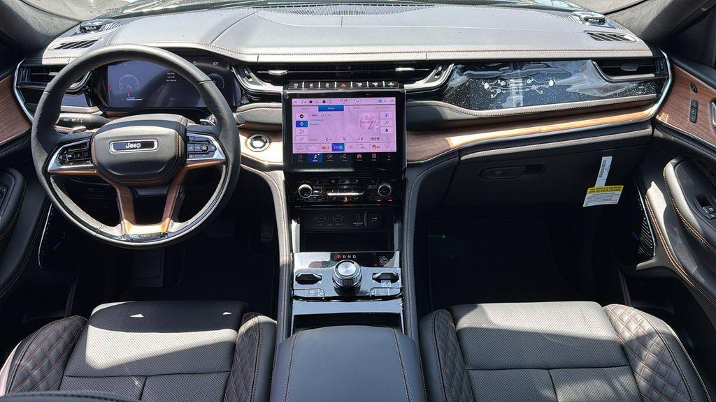 new 2025 Jeep Grand Cherokee car, priced at $63,184