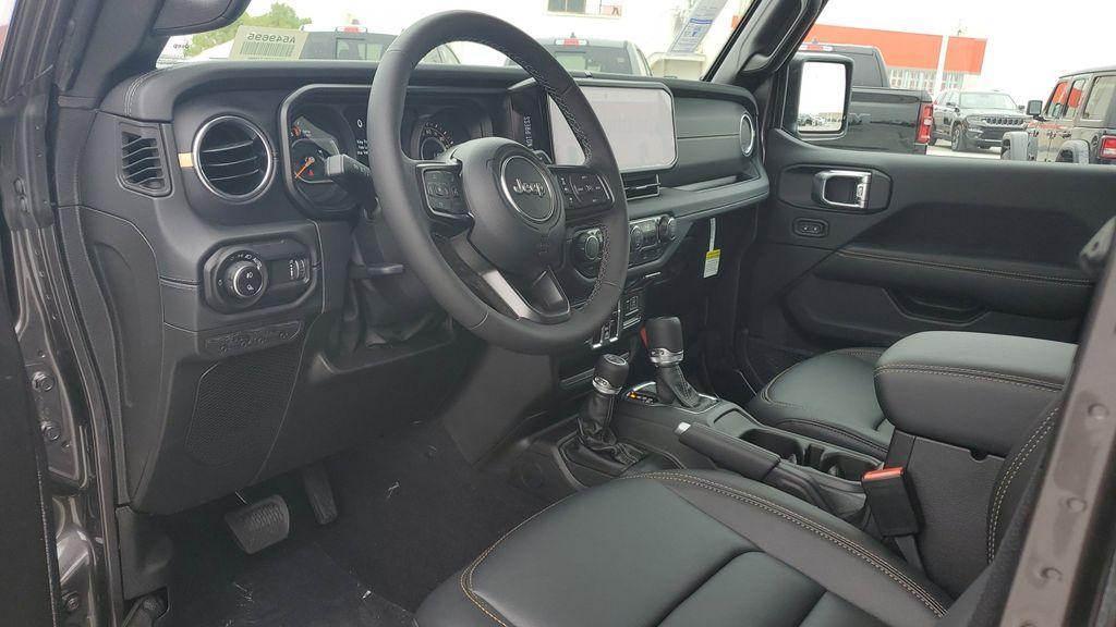 new 2025 Jeep Gladiator car, priced at $44,877