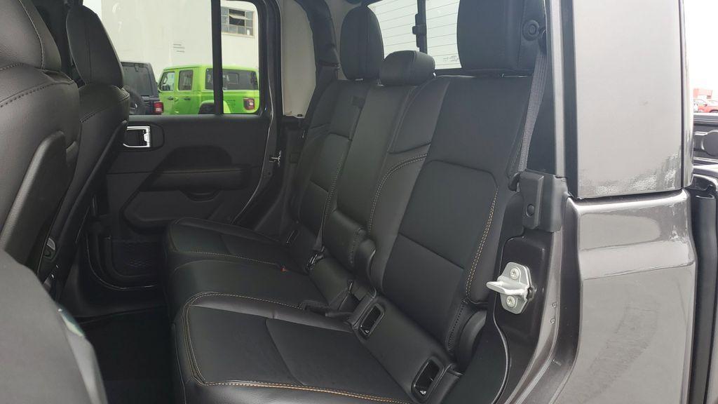 new 2025 Jeep Gladiator car, priced at $44,877