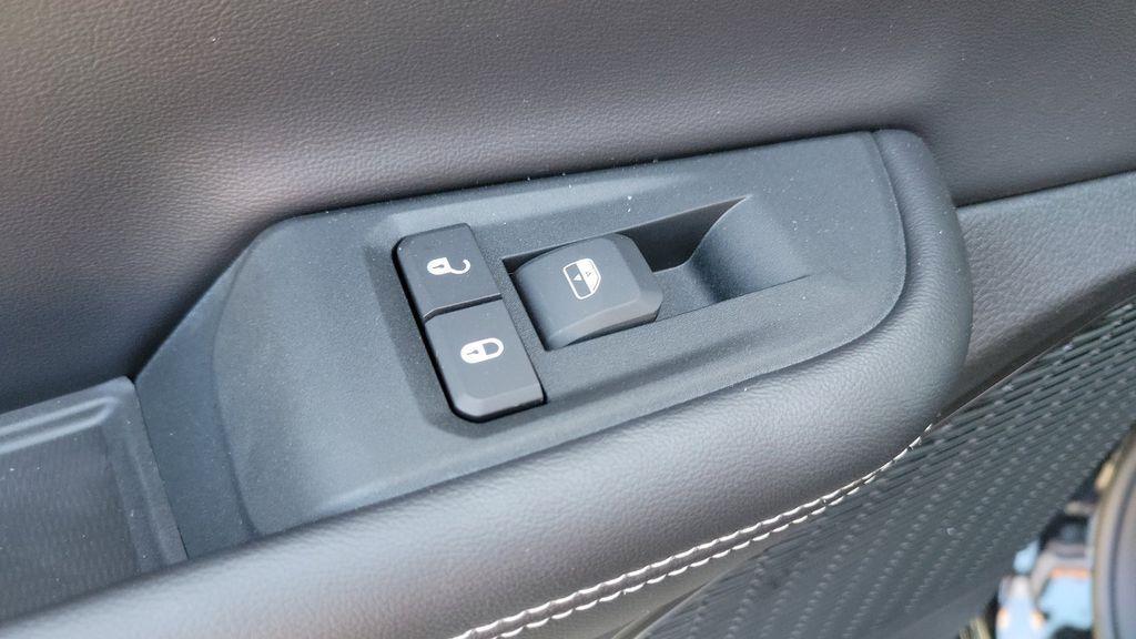 new 2025 Jeep Grand Cherokee car, priced at $49,121