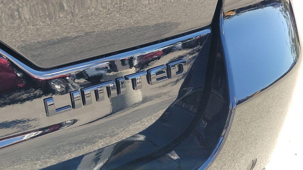 new 2025 Jeep Grand Cherokee car, priced at $49,121