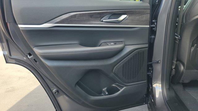 new 2025 Jeep Grand Cherokee car, priced at $52,735