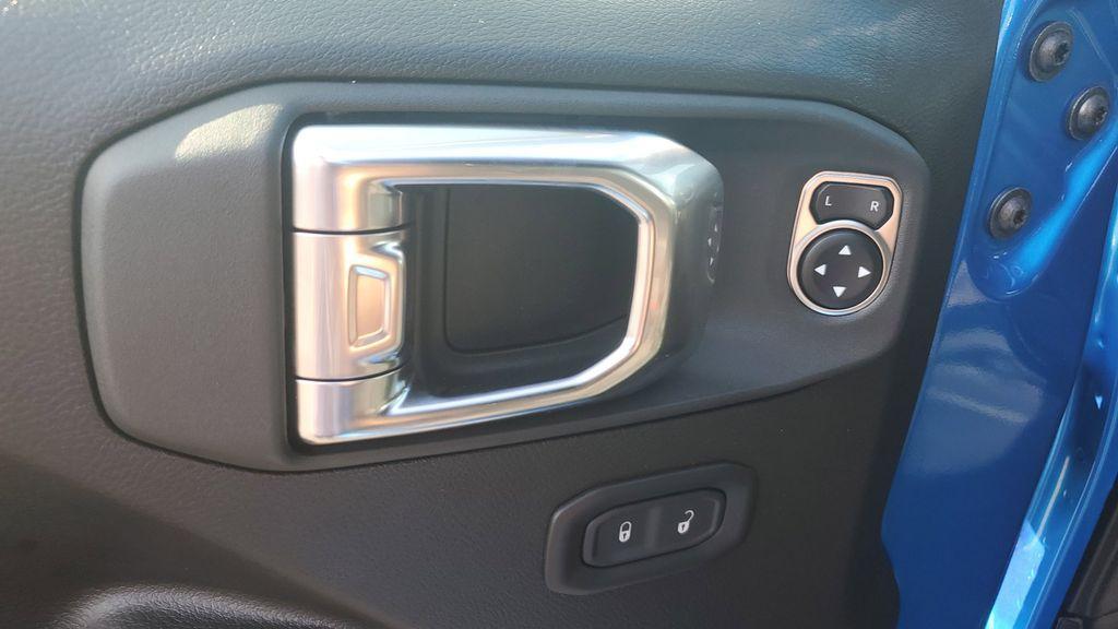 new 2025 Jeep Wrangler car, priced at $50,726