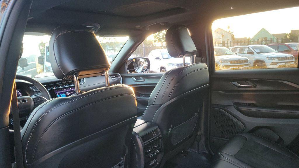 used 2025 Jeep Grand Cherokee car, priced at $35,919